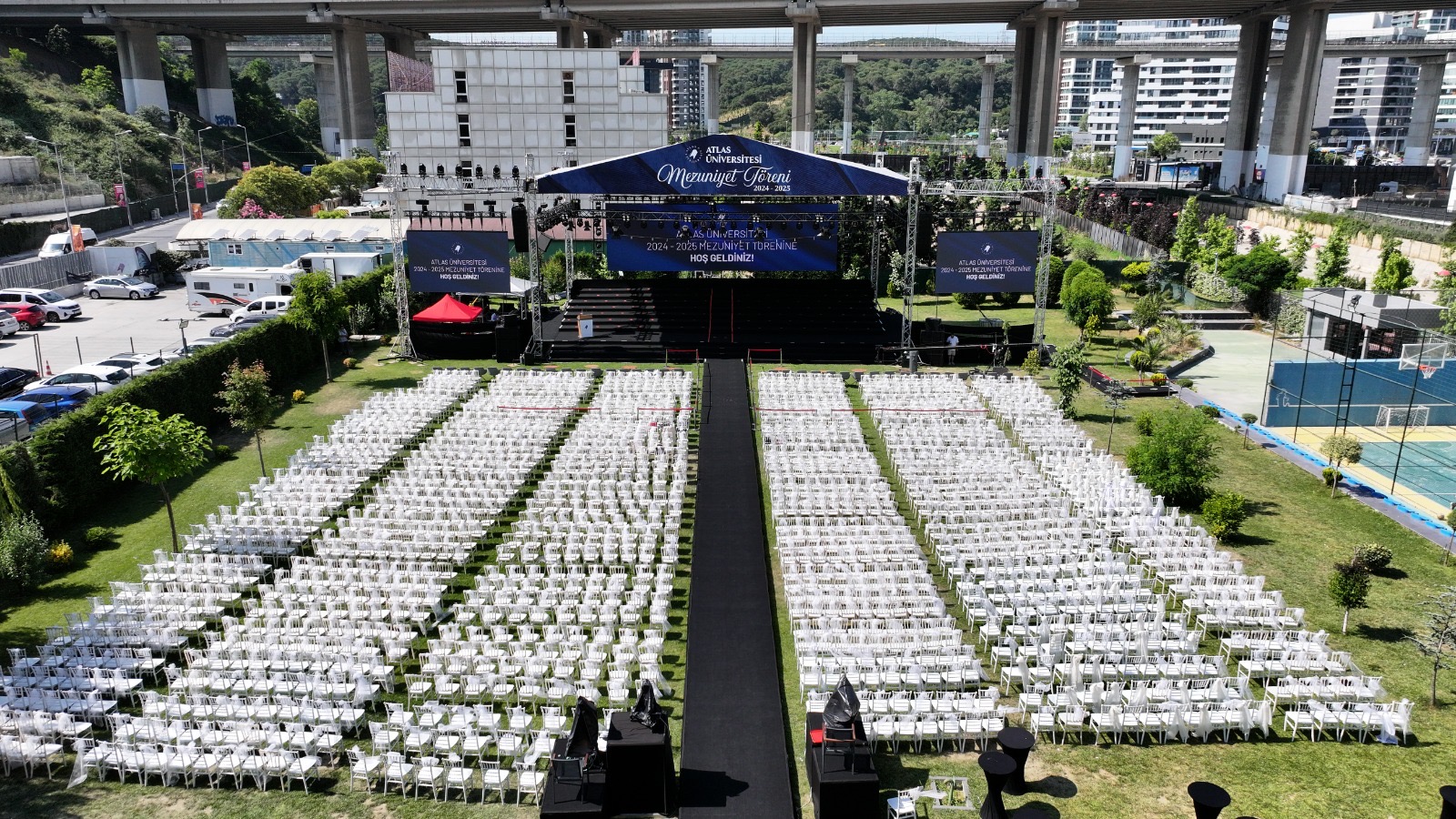 LED ekranlı kurumsal lansman sahnesi